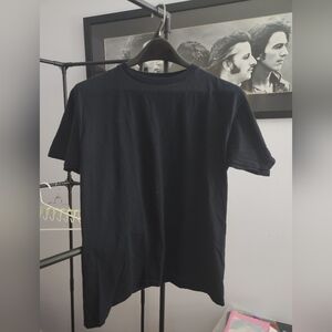 Black Gildan T-shirt - Size XL. NWOT